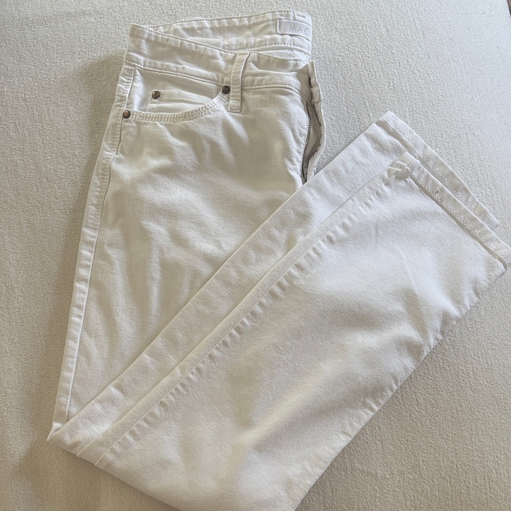 MAC White Fabric Detail.